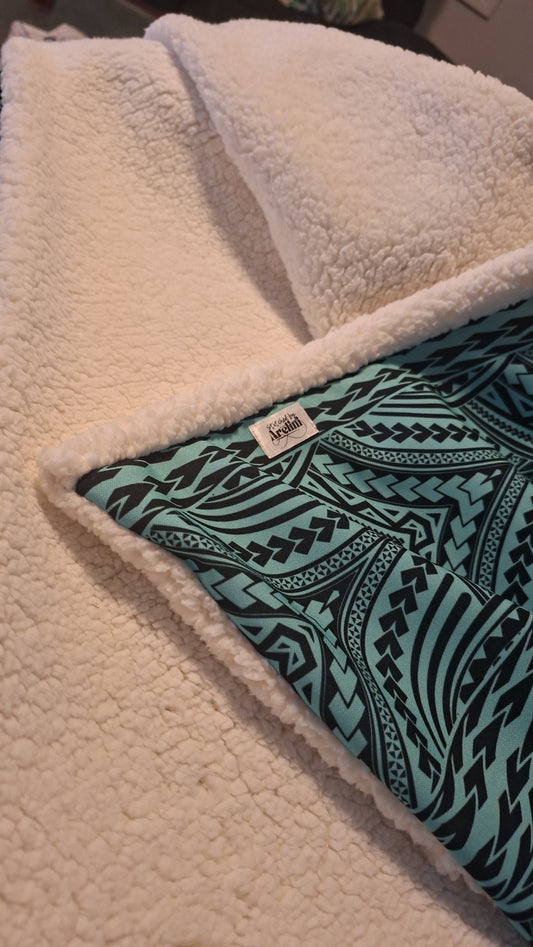 Manuia Throw Blanket